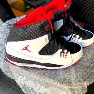 Jordan’s VP Sneakers **Basically NEW*** (Only worn twice ✌🏽)